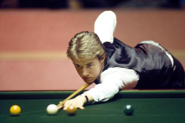 而特朗普则 而特朗普则