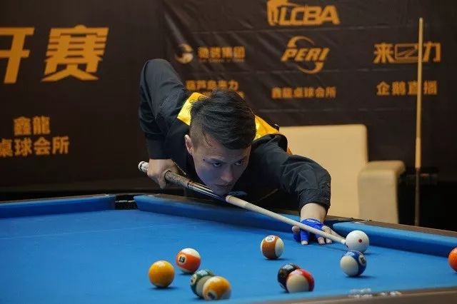 背景下成立 背景下成立