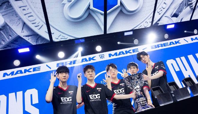 NBA官方3月最佳球员：西部东契奇与东部布伦森当选